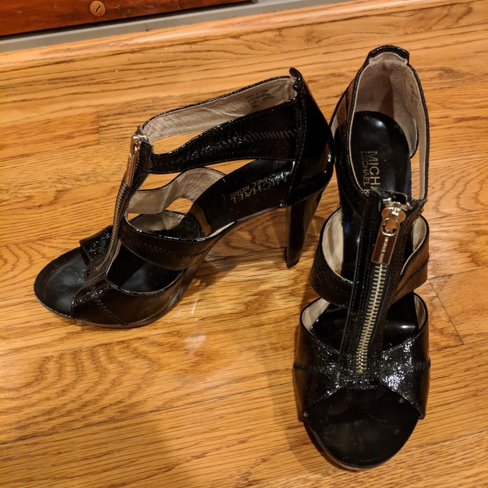 Michael Kors Berkley T-Strap Black Heel Zipper 7.5